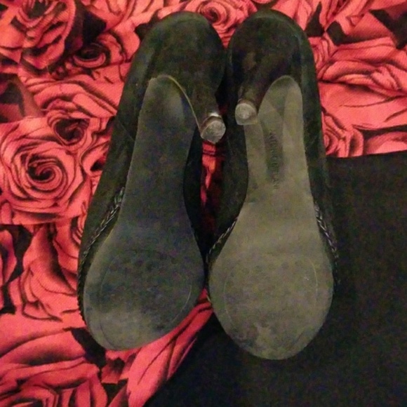 Gorgeous and comfy booties - Picture 4 of 7